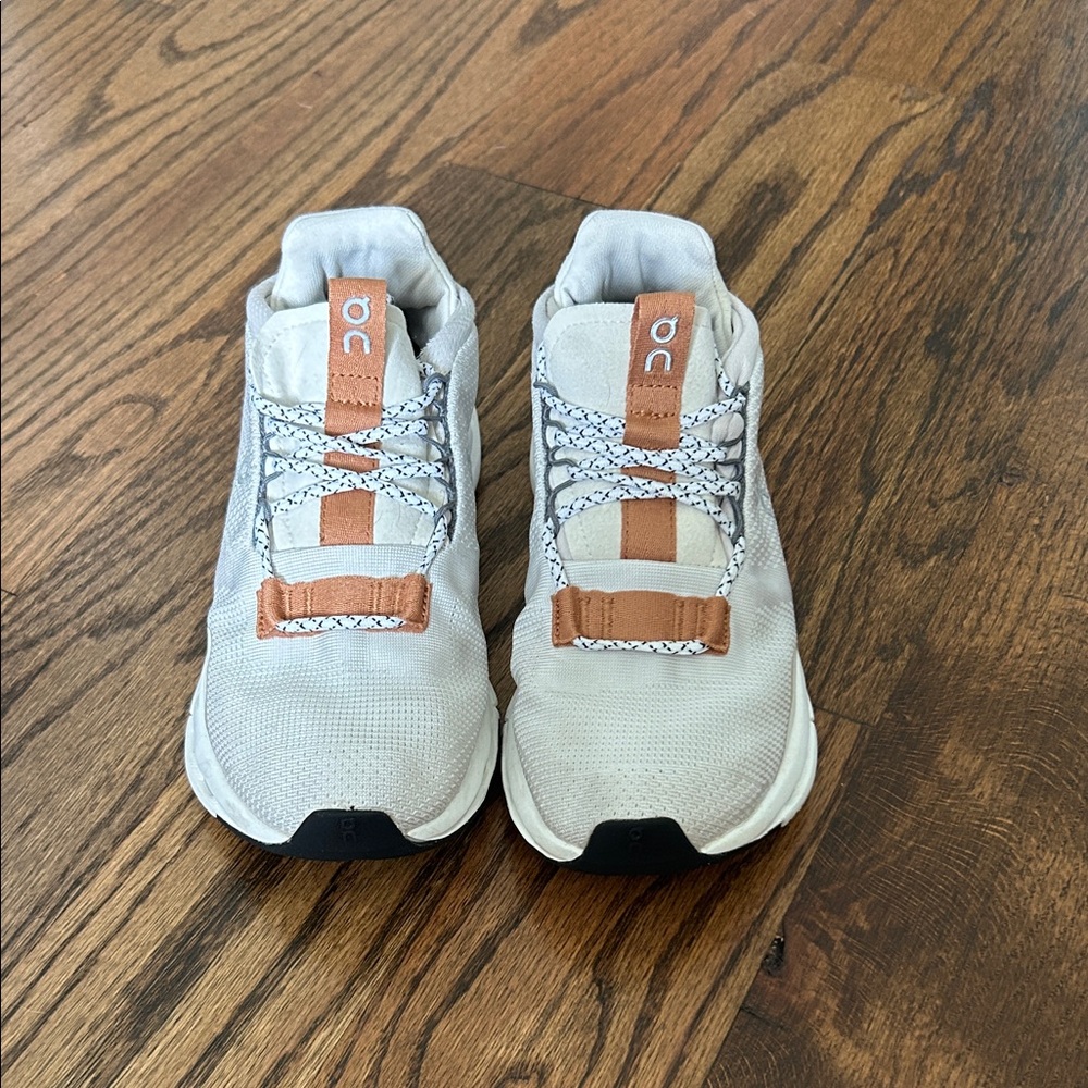 On Running sneakers in Light Gray with Tan Details